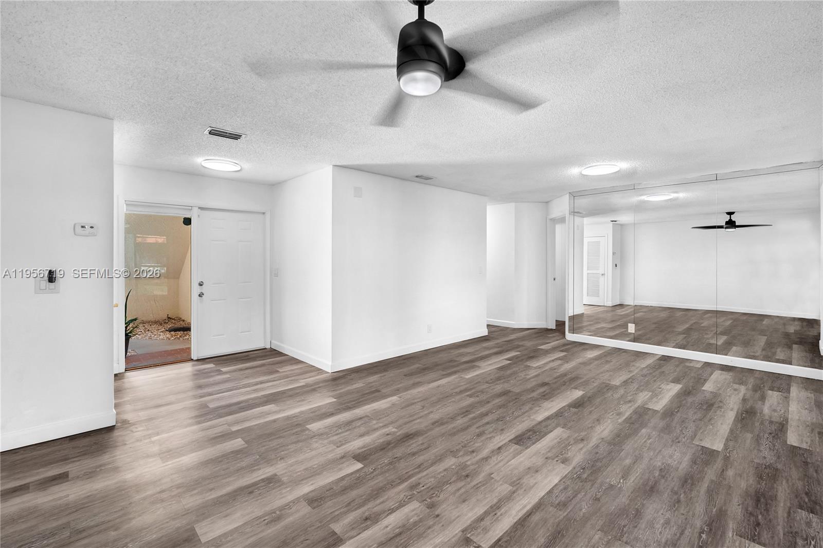 EMERALD OAKS 2 CONDO - Residential