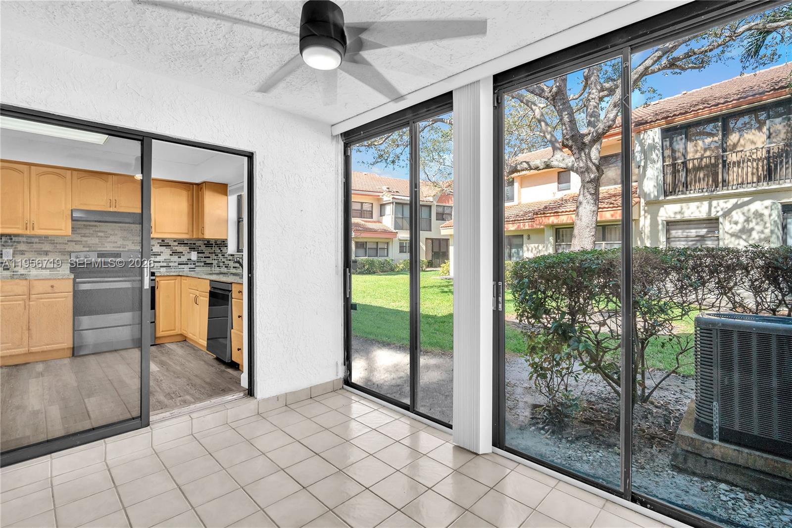 EMERALD OAKS 2 CONDO - Residential