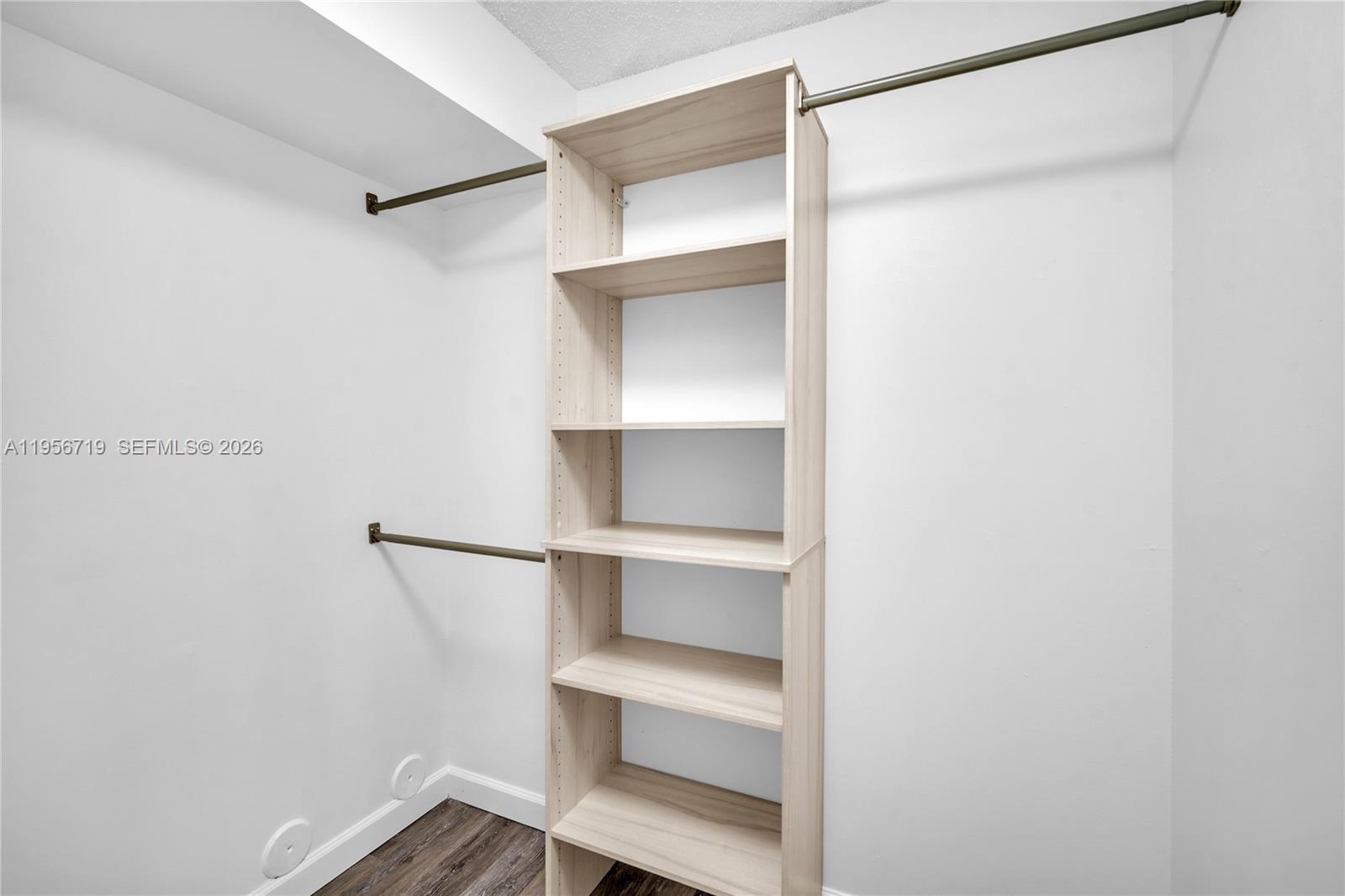 EMERALD OAKS 2 CONDO - Residential