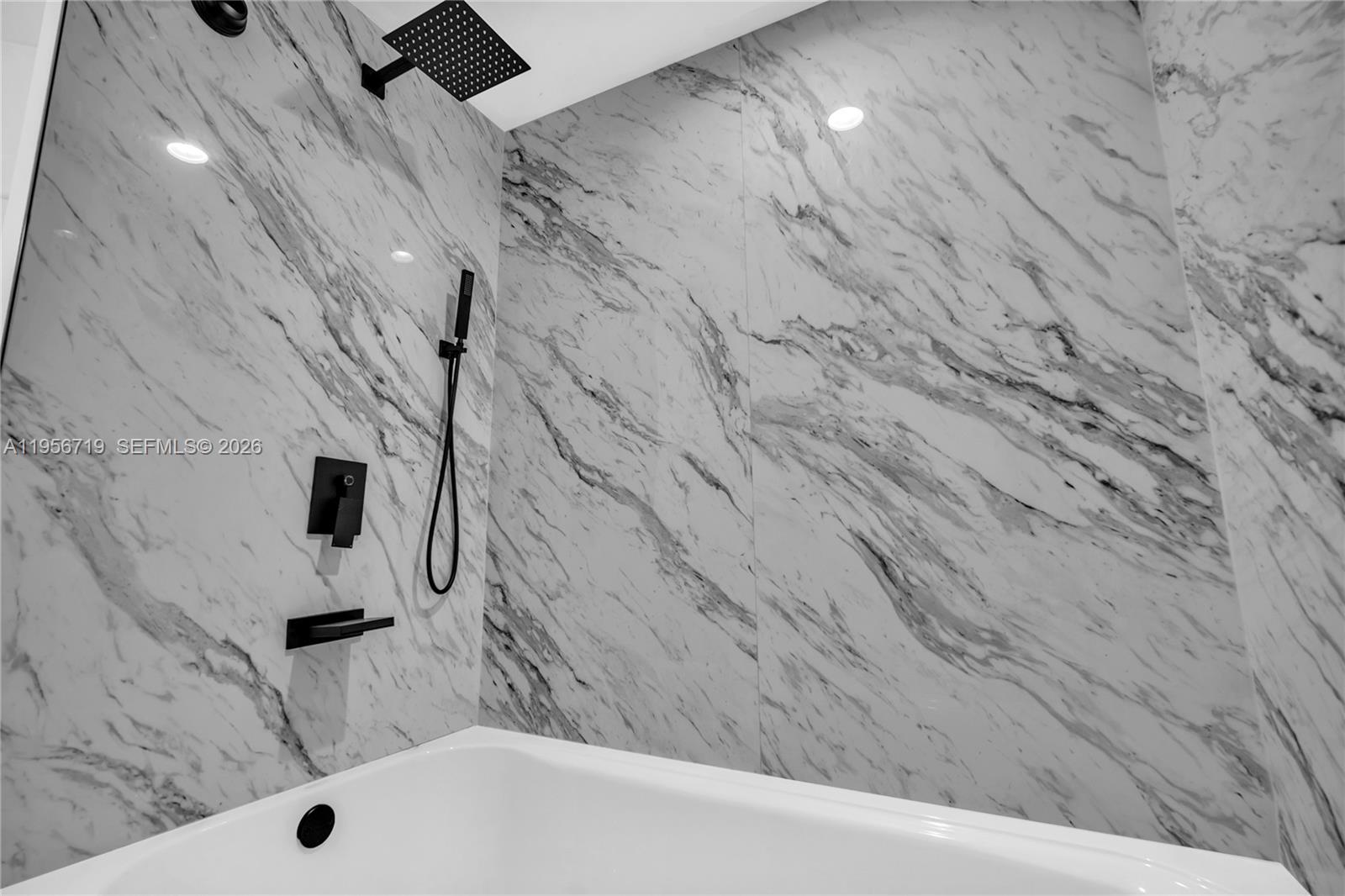 EMERALD OAKS 2 CONDO - Residential