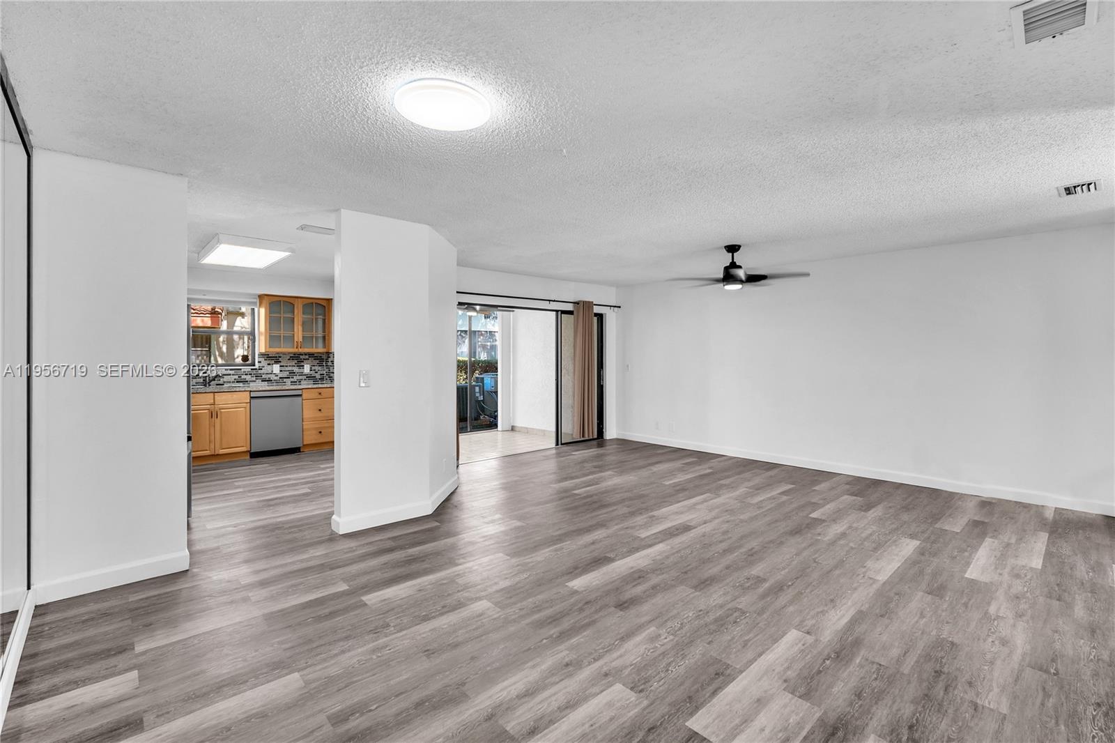 EMERALD OAKS 2 CONDO - Residential