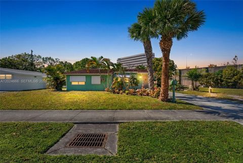 Photo of 5931 NE 1st Ave, Oakland Park, FL 33334 (MLS # A12024666)