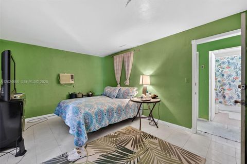 Tiny photo for 5931 NE 1st Ave, Oakland Park, FL 33334 (MLS # A12024666)