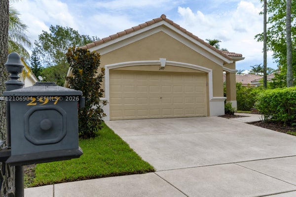 297 CONSERVATION DR, WESTON, FL 33327 - Image f970e8798e1335d6b7fcd6deab6dc8a6/4020591788