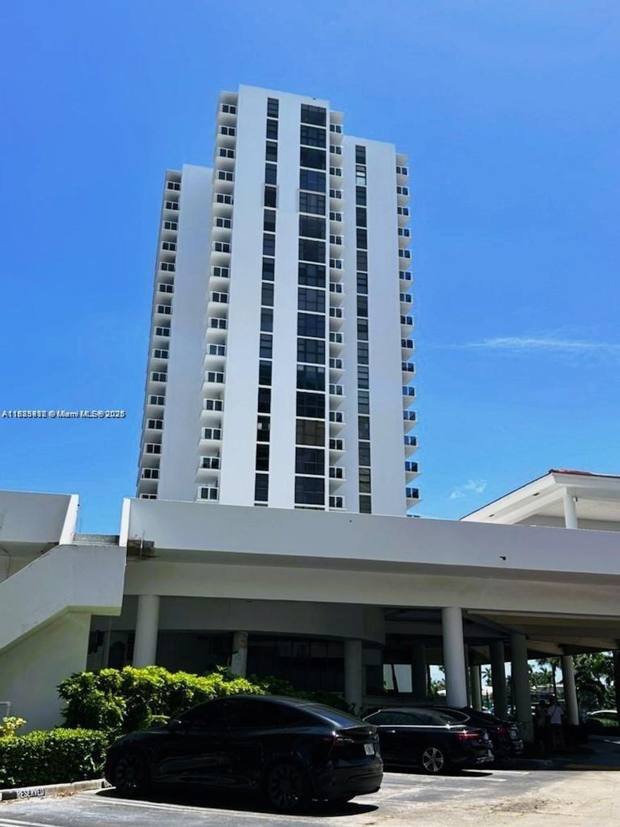 Step into confort,  practical and inviting , this spacious first floor 2 bedroom 2 bath unit features a bright open layout filled with natural light, 2 roomy bedrooms with private bathrooms, Newer AC system to keep you cool and confortable. It is the perfect space to relax and feel right at home. Updated kitchen with stainless steel appliances.Excellent location, just minutes from Aventural Mall and the very well know Aventura circle to stroll around the beautiful green belt. Available October 15.