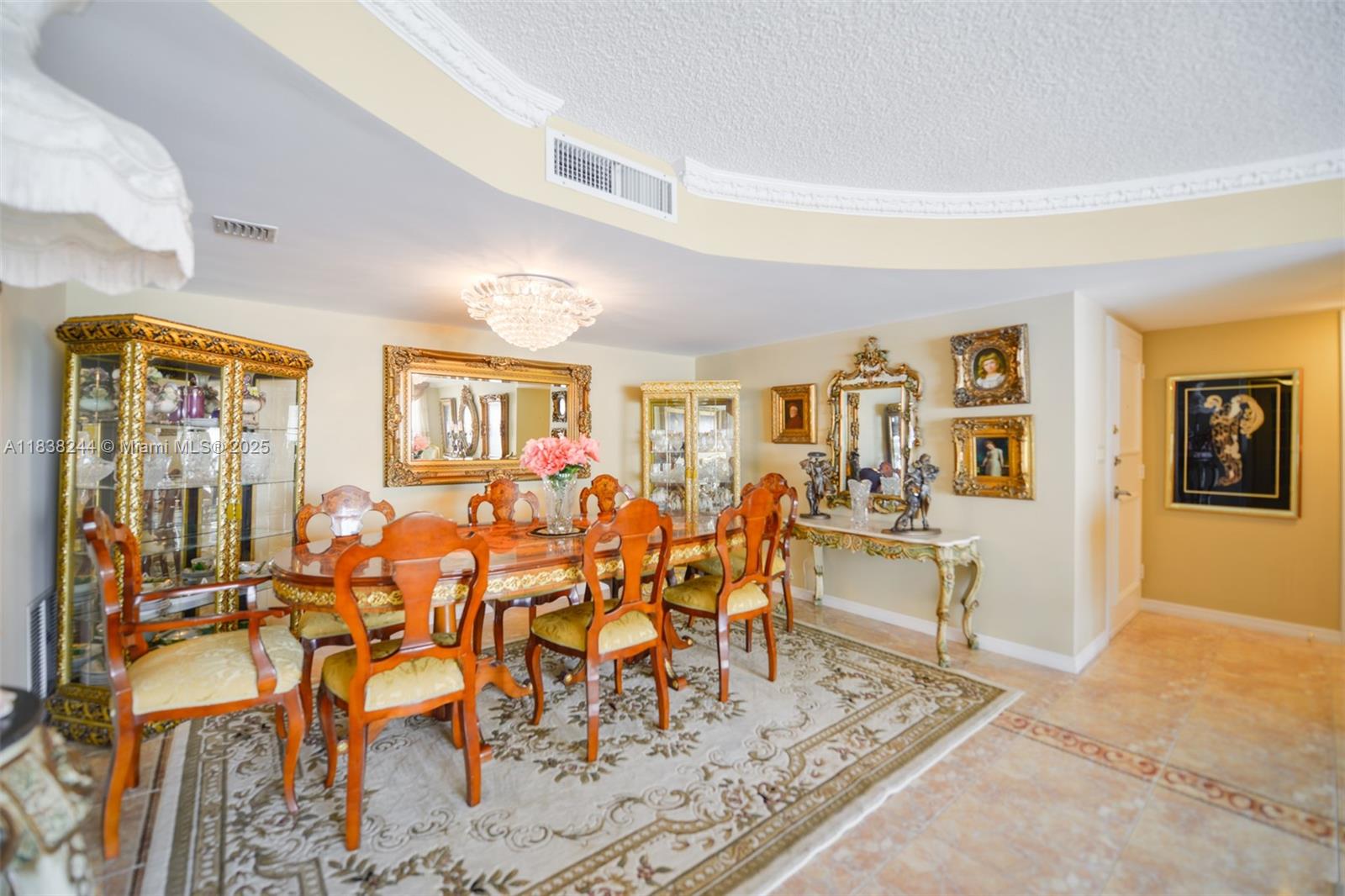 AQUARIUS CONDO - Residential