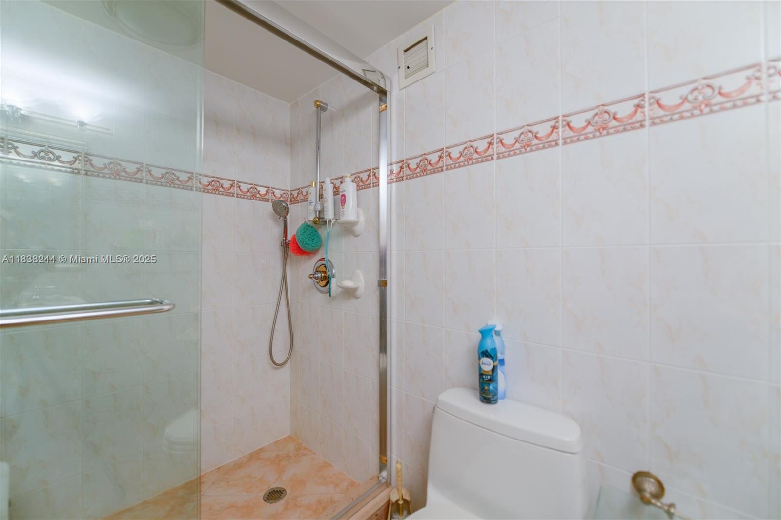 AQUARIUS CONDO - Residential