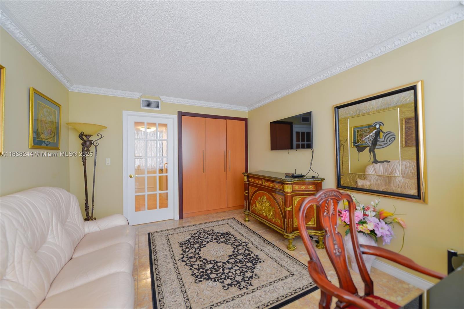 AQUARIUS CONDO - Residential