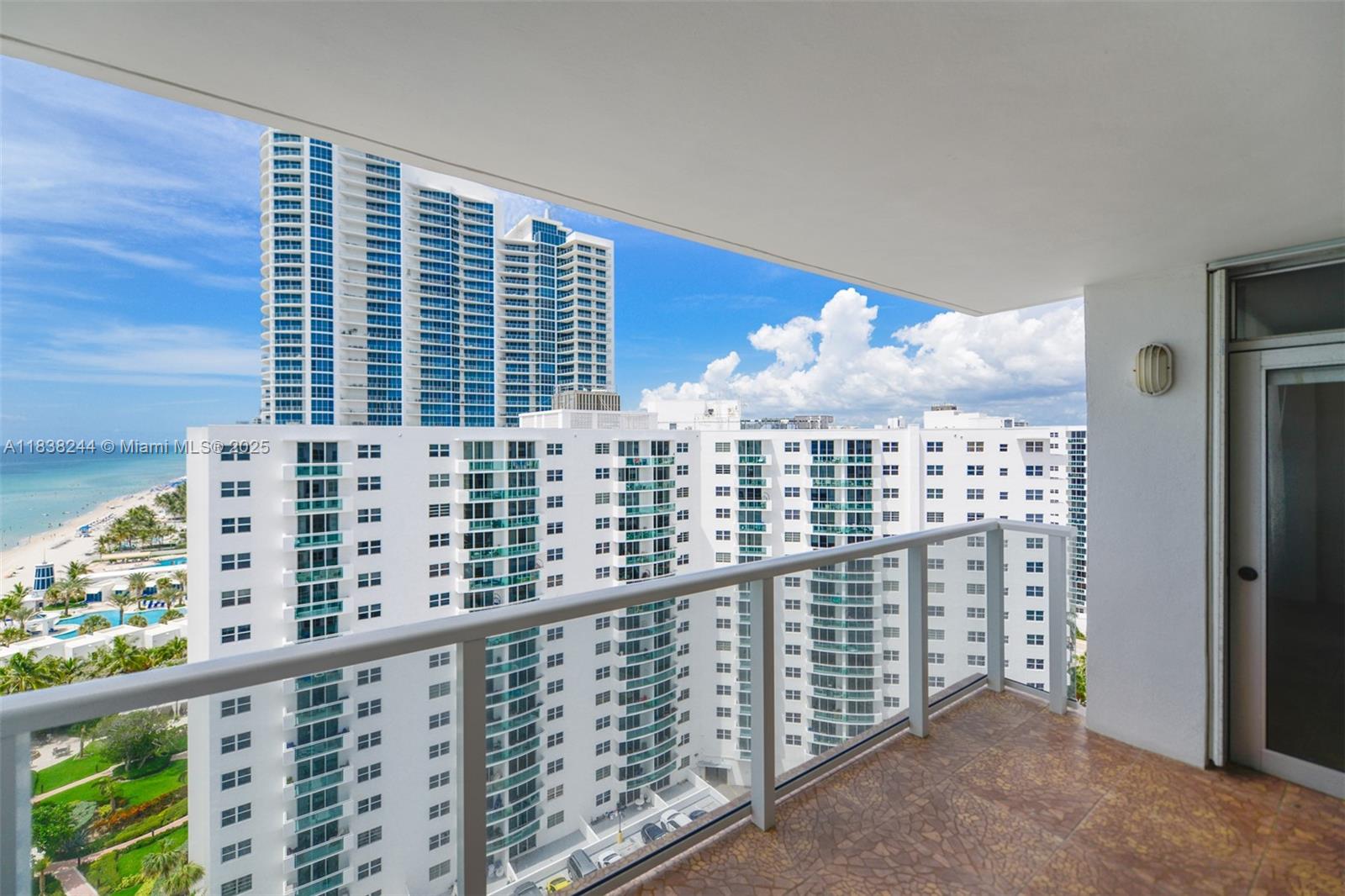 AQUARIUS CONDO - Residential