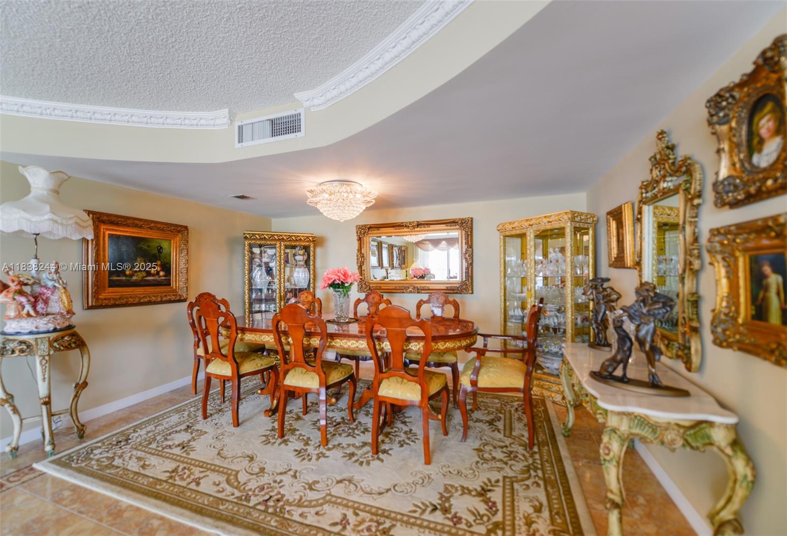 AQUARIUS CONDO - Residential