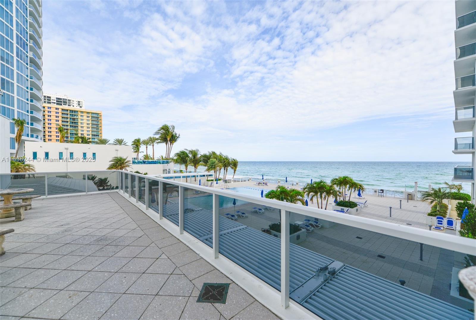 AQUARIUS CONDO - Residential