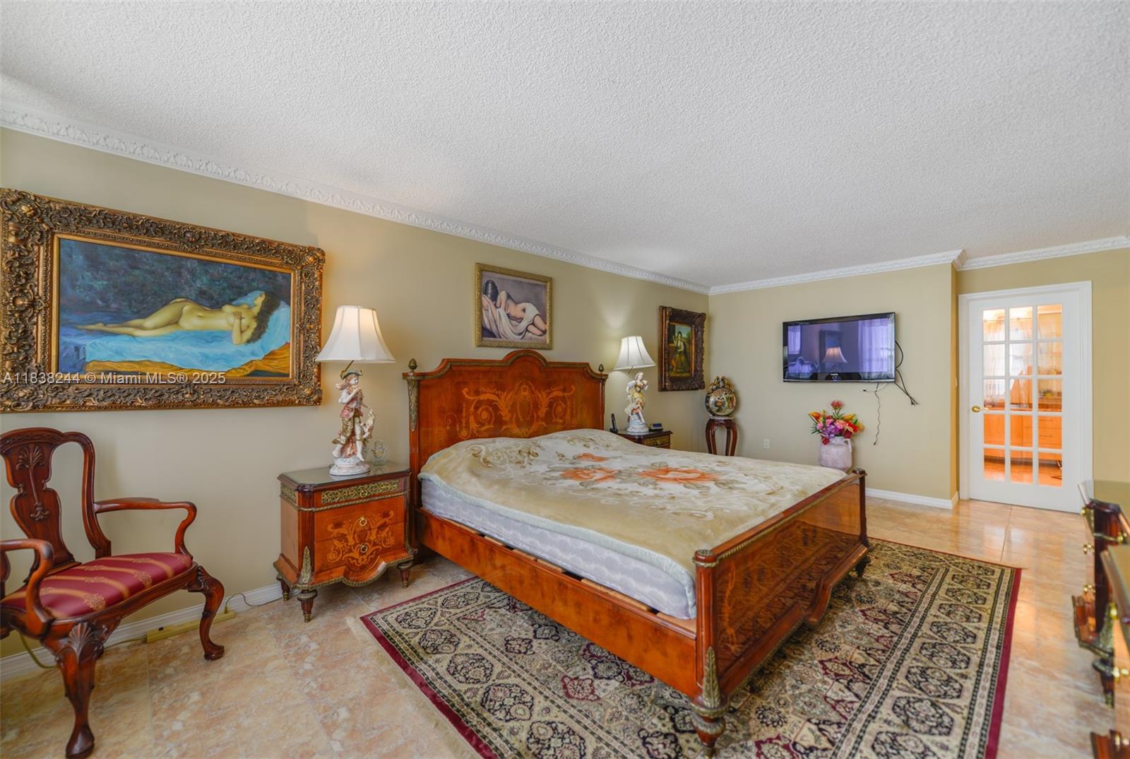 AQUARIUS CONDO - Residential