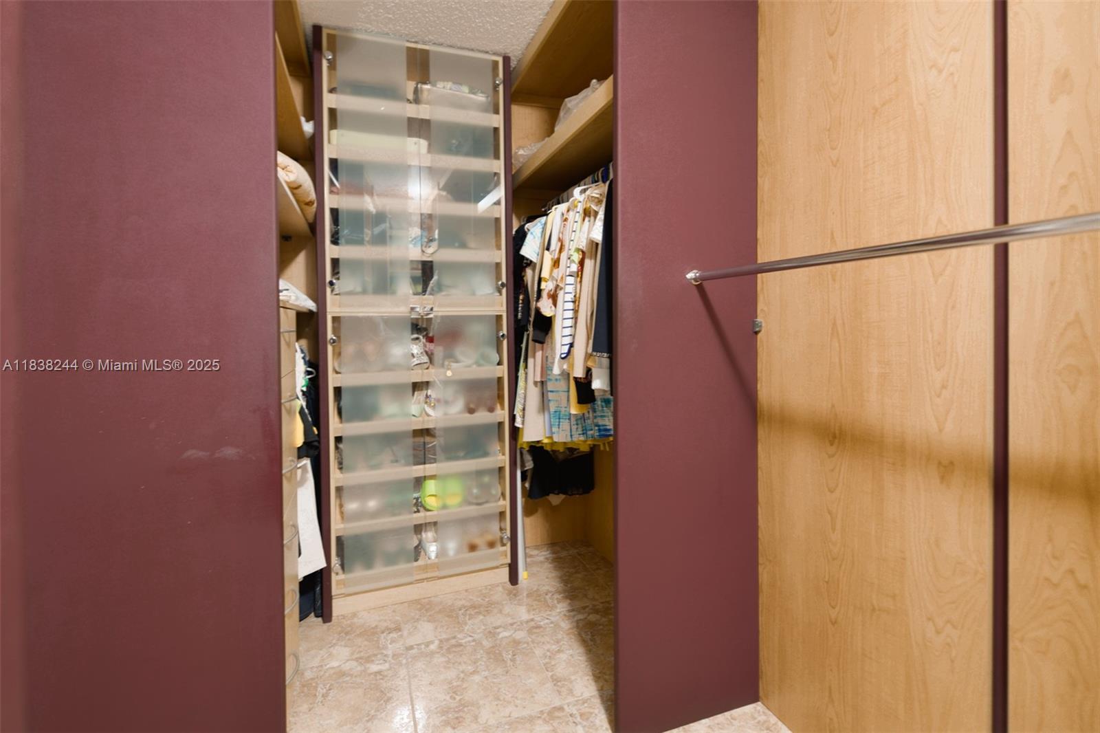 AQUARIUS CONDO - Residential