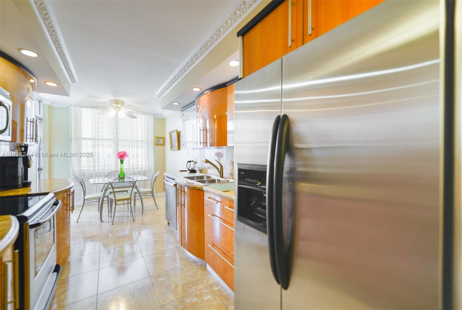 AQUARIUS CONDO - Residential