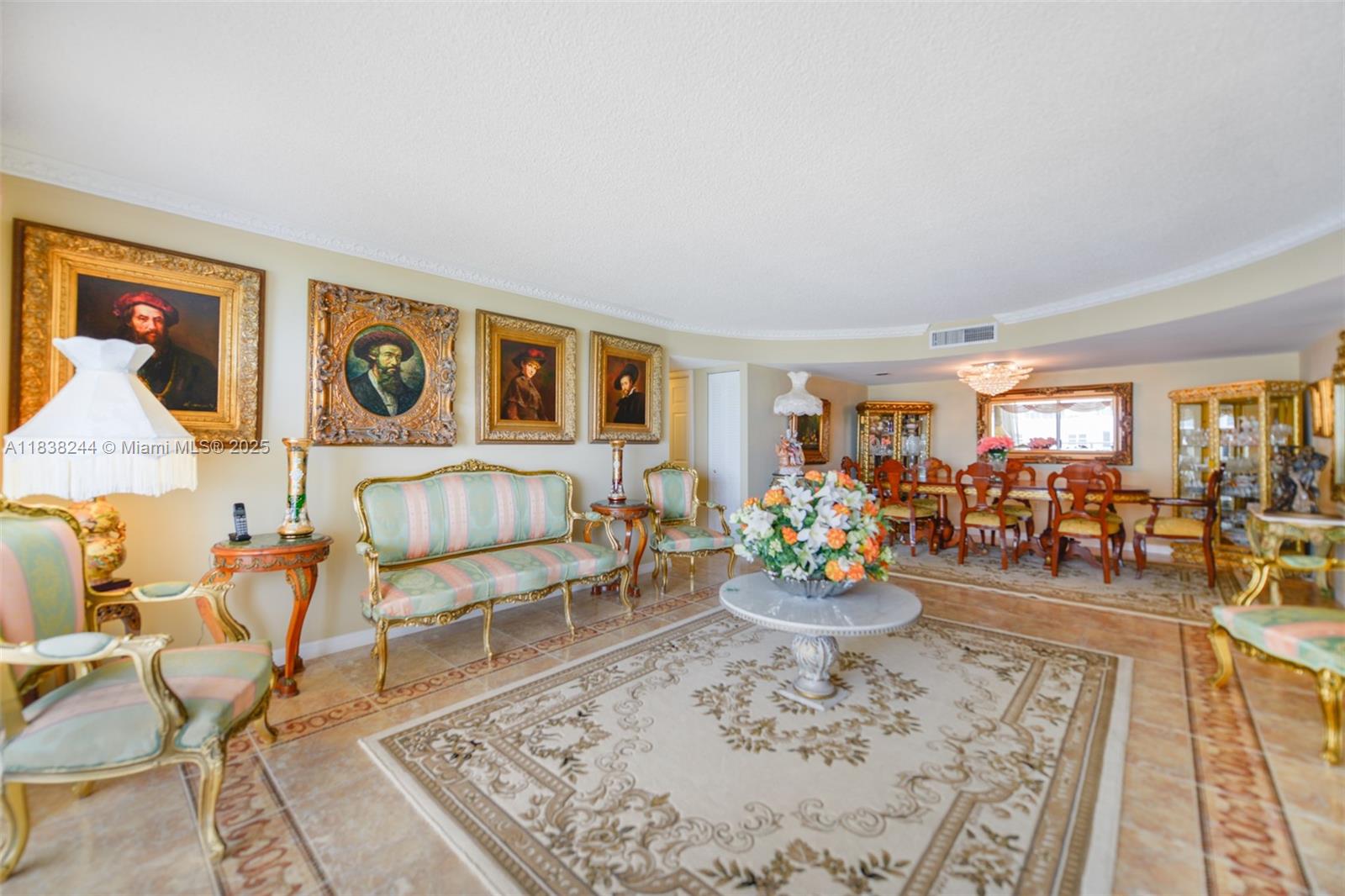 AQUARIUS CONDO - Residential