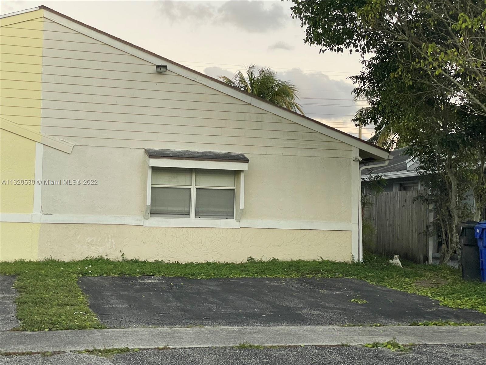 NORTH LAUDERDALE ESTATES - Residential Lease
