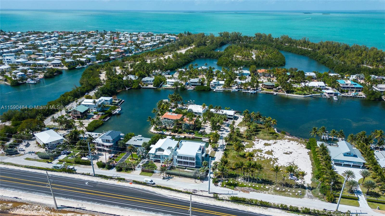 74870 Overseas Highway, Islamorada, Monroe County, Florida - 5 Bedrooms  
6 Bathrooms - 