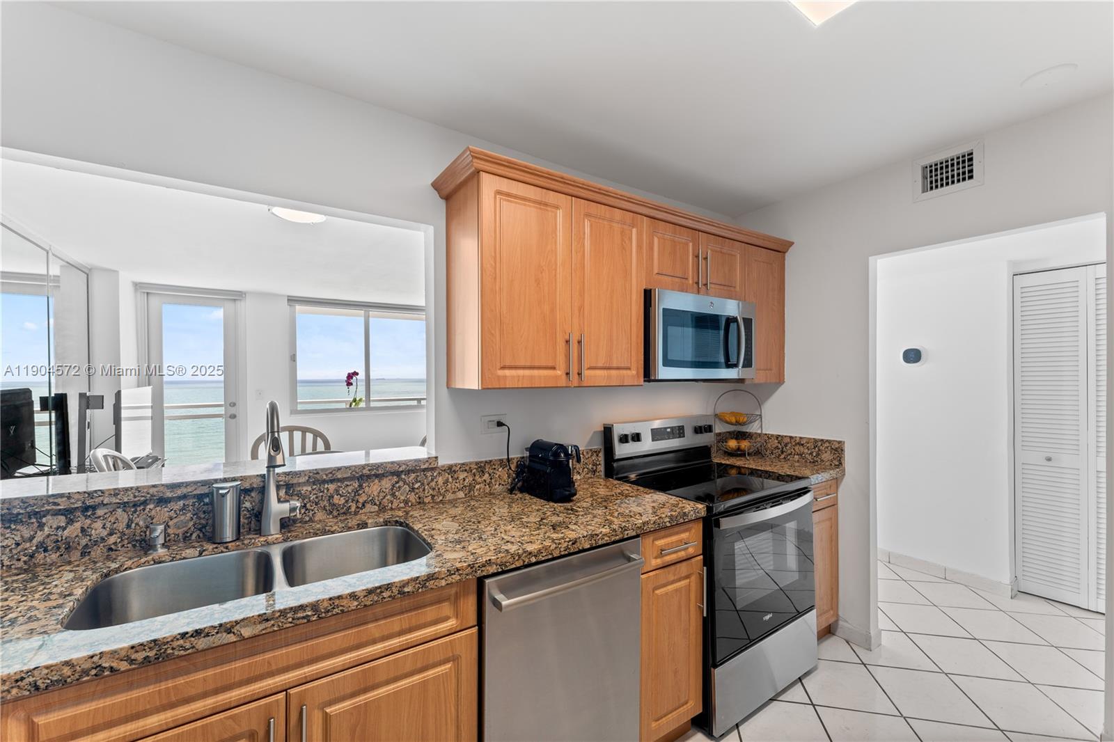 BURLEIGH HOUSE CONDO - Residential