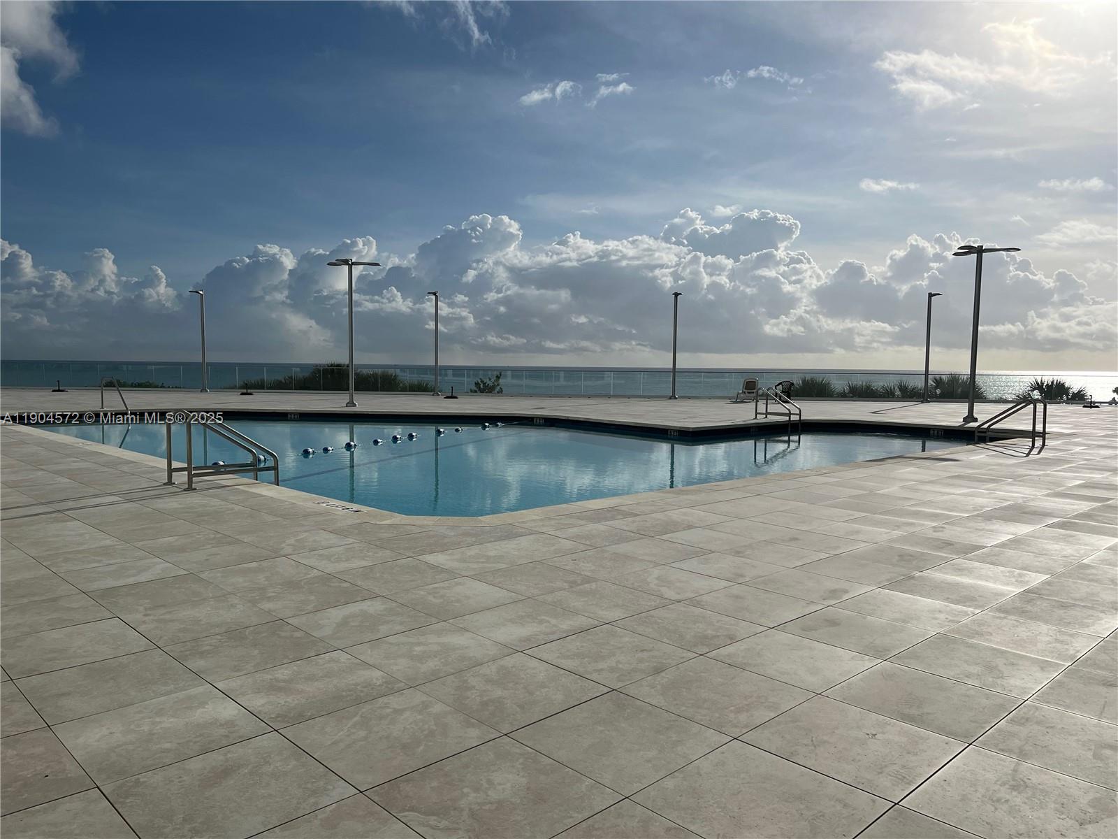 BURLEIGH HOUSE CONDO - Residential