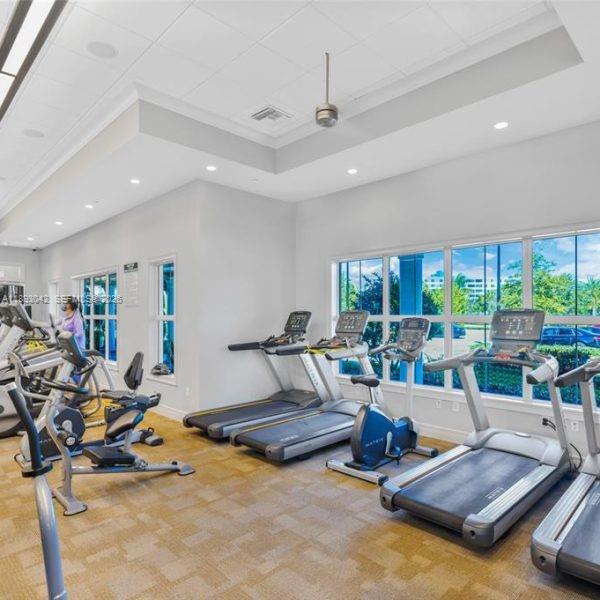 HILLCREST COUNTRY CLUB SO - Residential