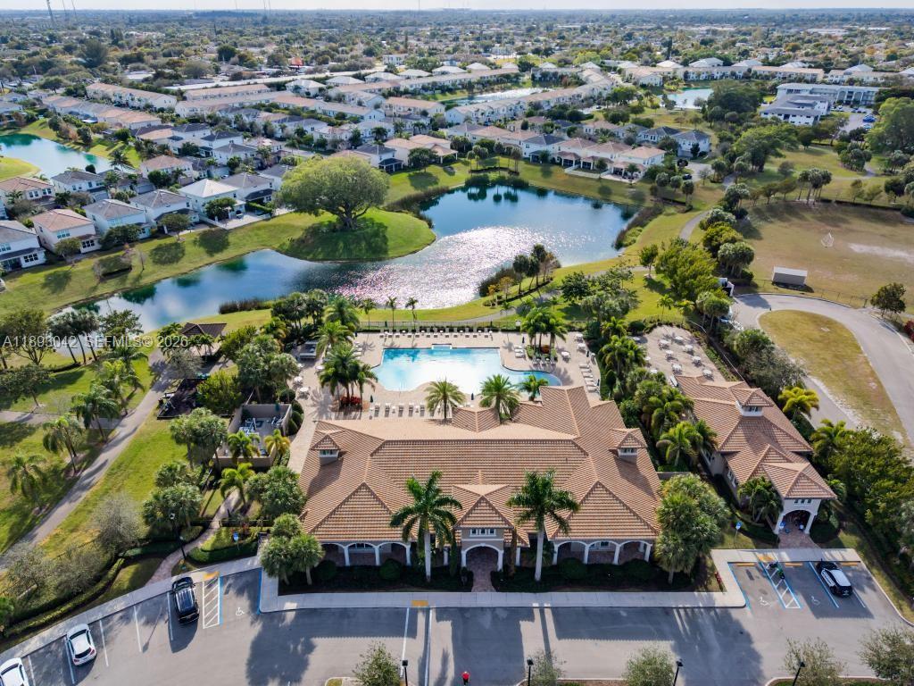 HILLCREST COUNTRY CLUB SO - Residential