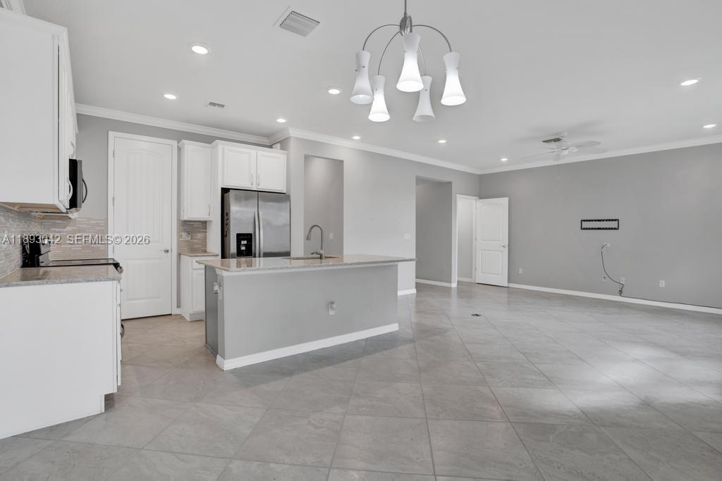 HILLCREST COUNTRY CLUB SO - Residential