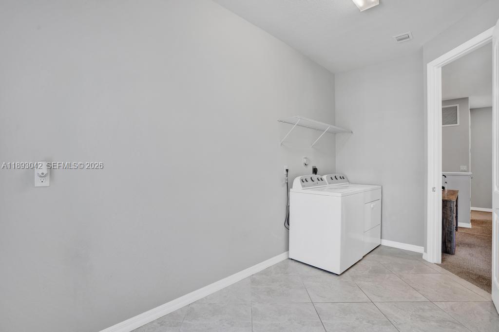 HILLCREST COUNTRY CLUB SO - Residential