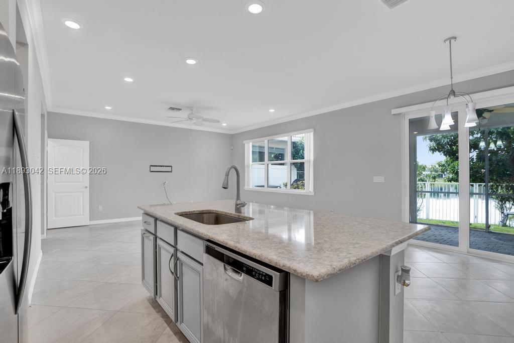 HILLCREST COUNTRY CLUB SO - Residential