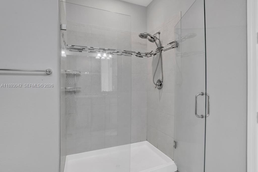 HILLCREST COUNTRY CLUB SO - Residential