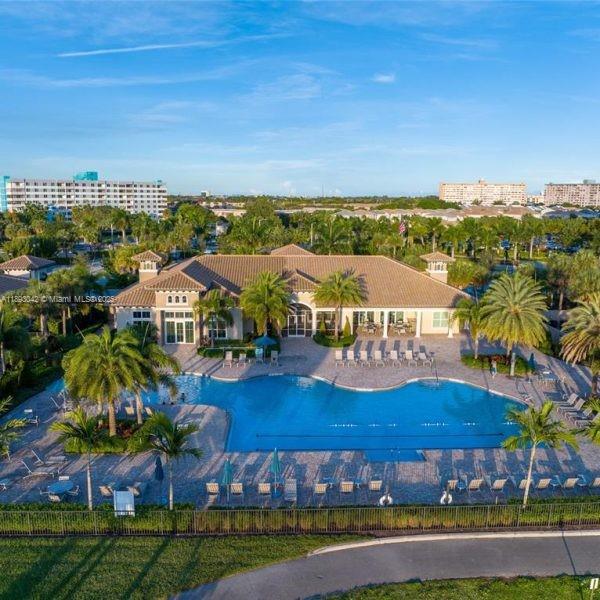 HILLCREST COUNTRY CLUB SO - Residential
