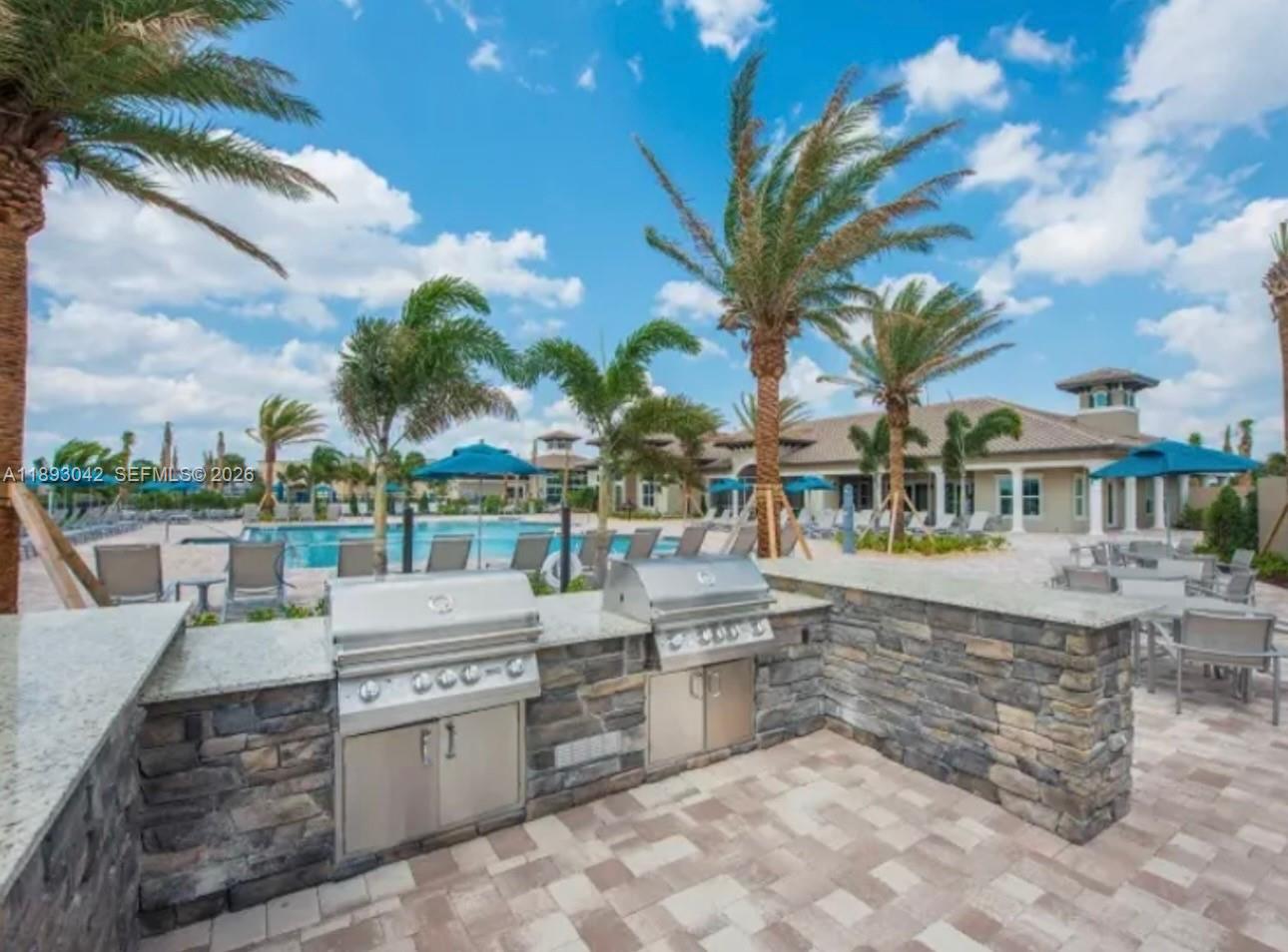 HILLCREST COUNTRY CLUB SO - Residential