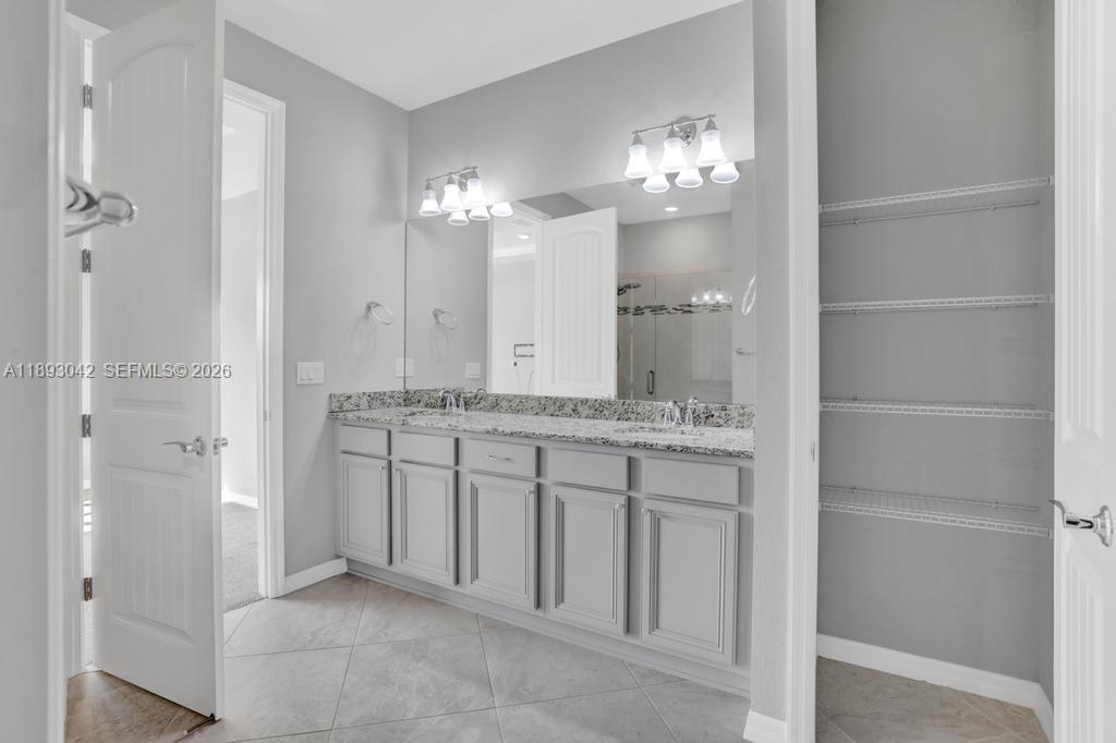 HILLCREST COUNTRY CLUB SO - Residential