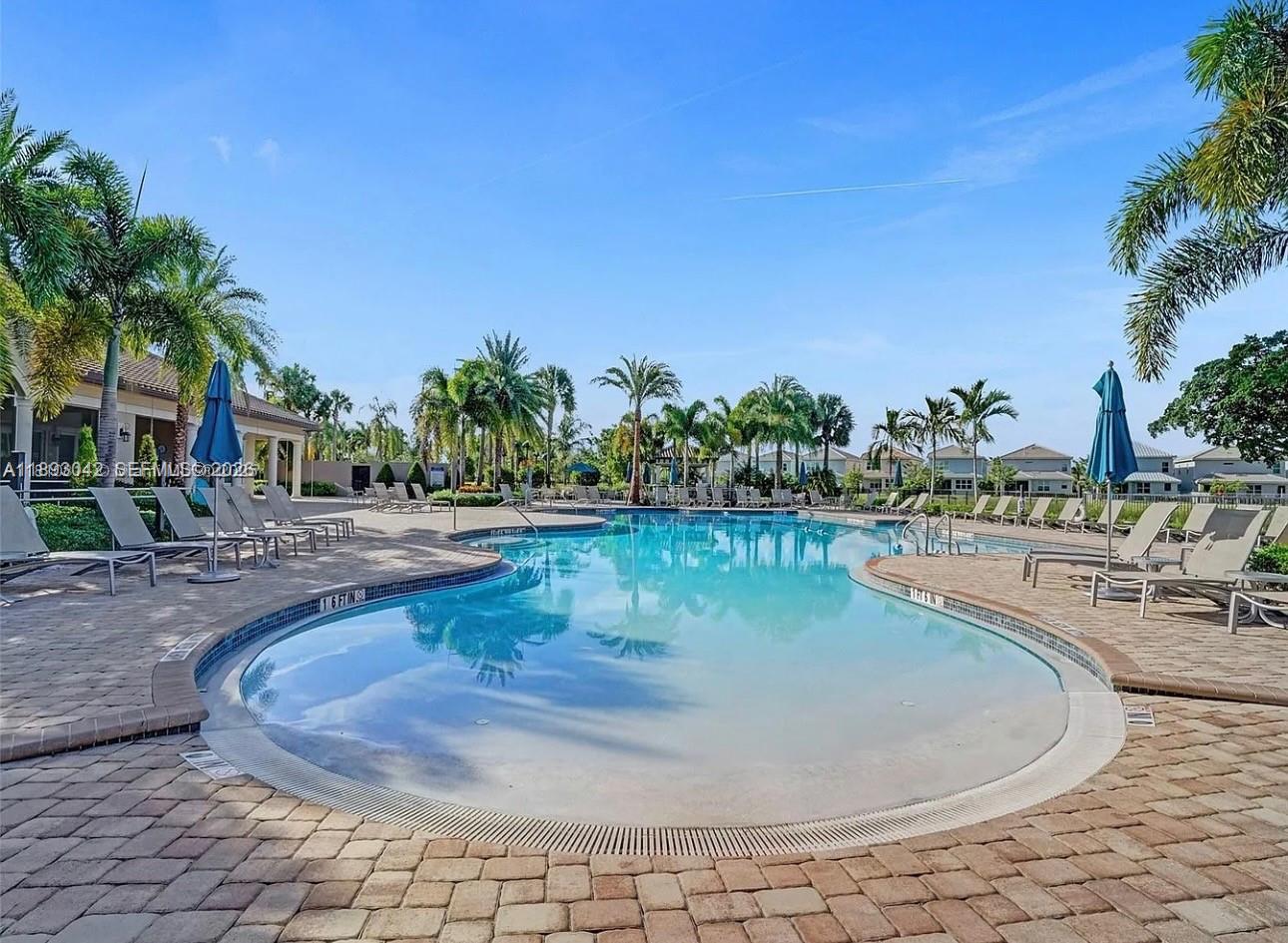 HILLCREST COUNTRY CLUB SO - Residential