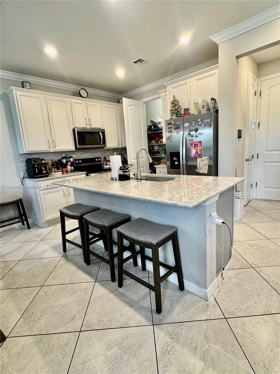 HILLCREST COUNTRY CLUB SO - Residential