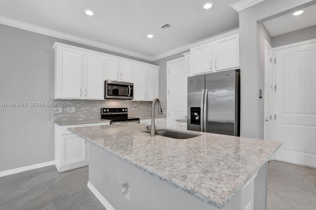 HILLCREST COUNTRY CLUB SO - Residential