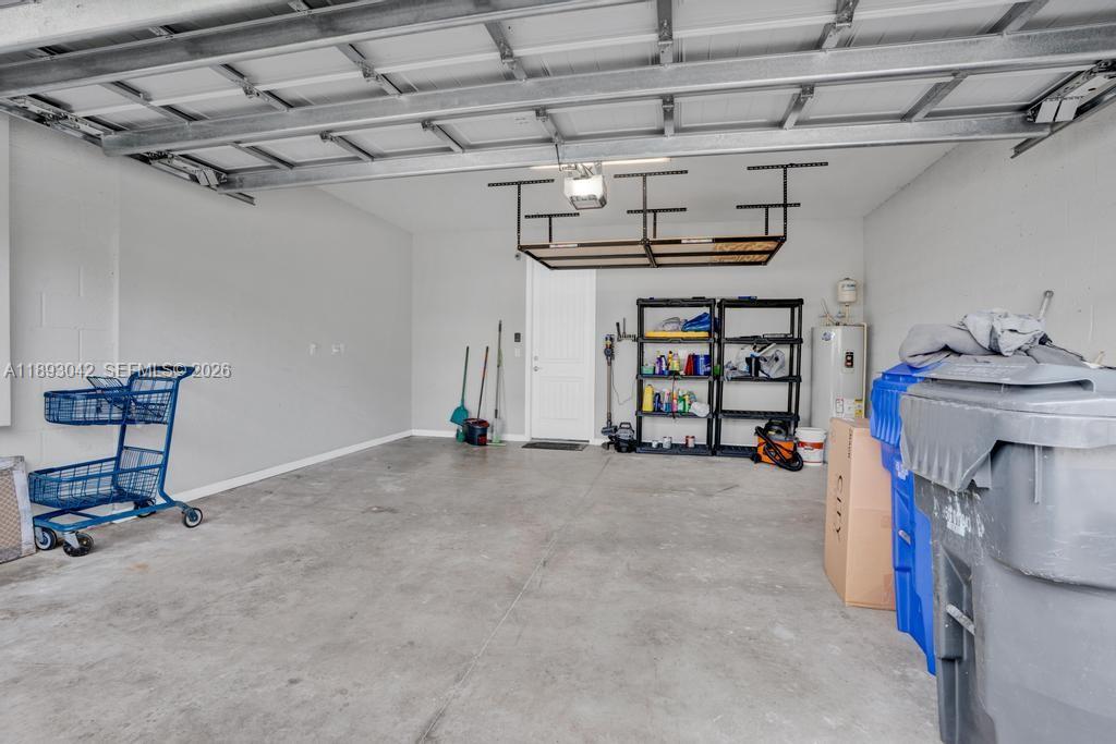 HILLCREST COUNTRY CLUB SO - Residential