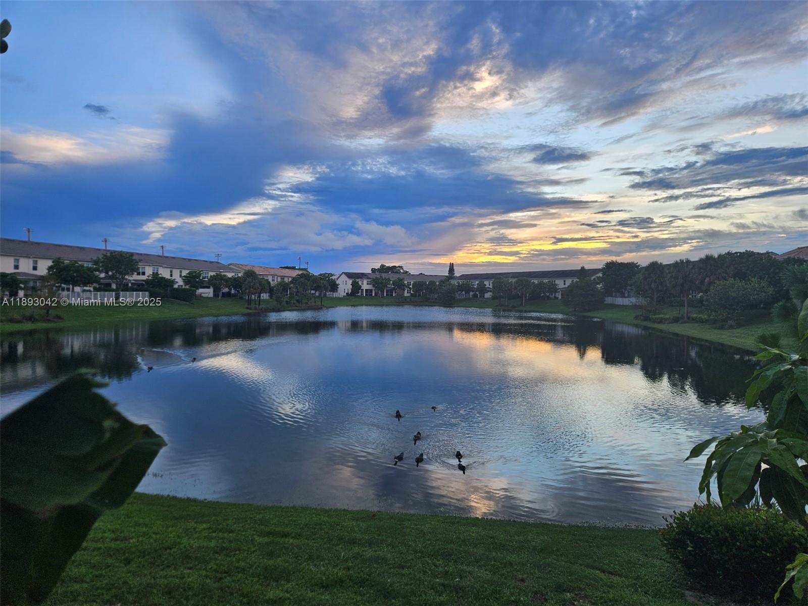 HILLCREST COUNTRY CLUB SO - Residential