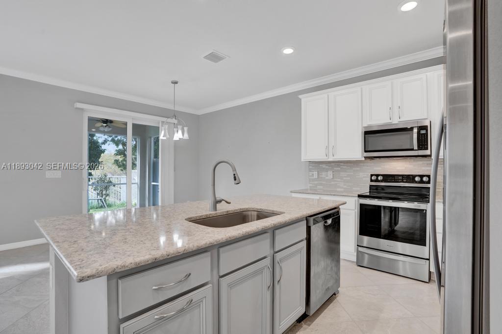 HILLCREST COUNTRY CLUB SO - Residential