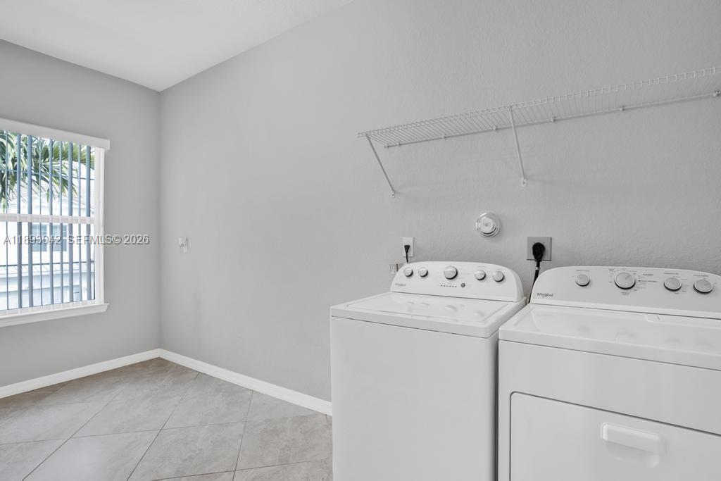 HILLCREST COUNTRY CLUB SO - Residential