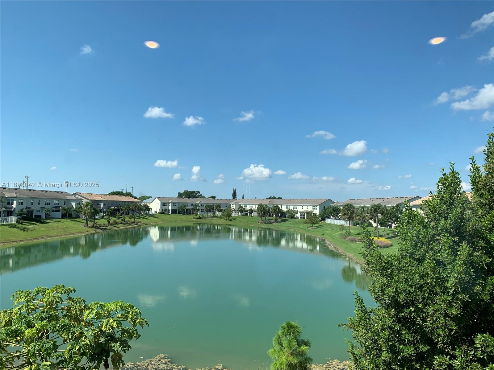 HILLCREST COUNTRY CLUB SO - Residential
