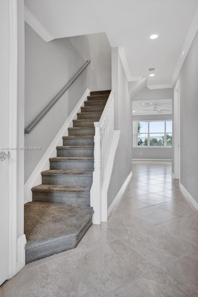 HILLCREST COUNTRY CLUB SO - Residential