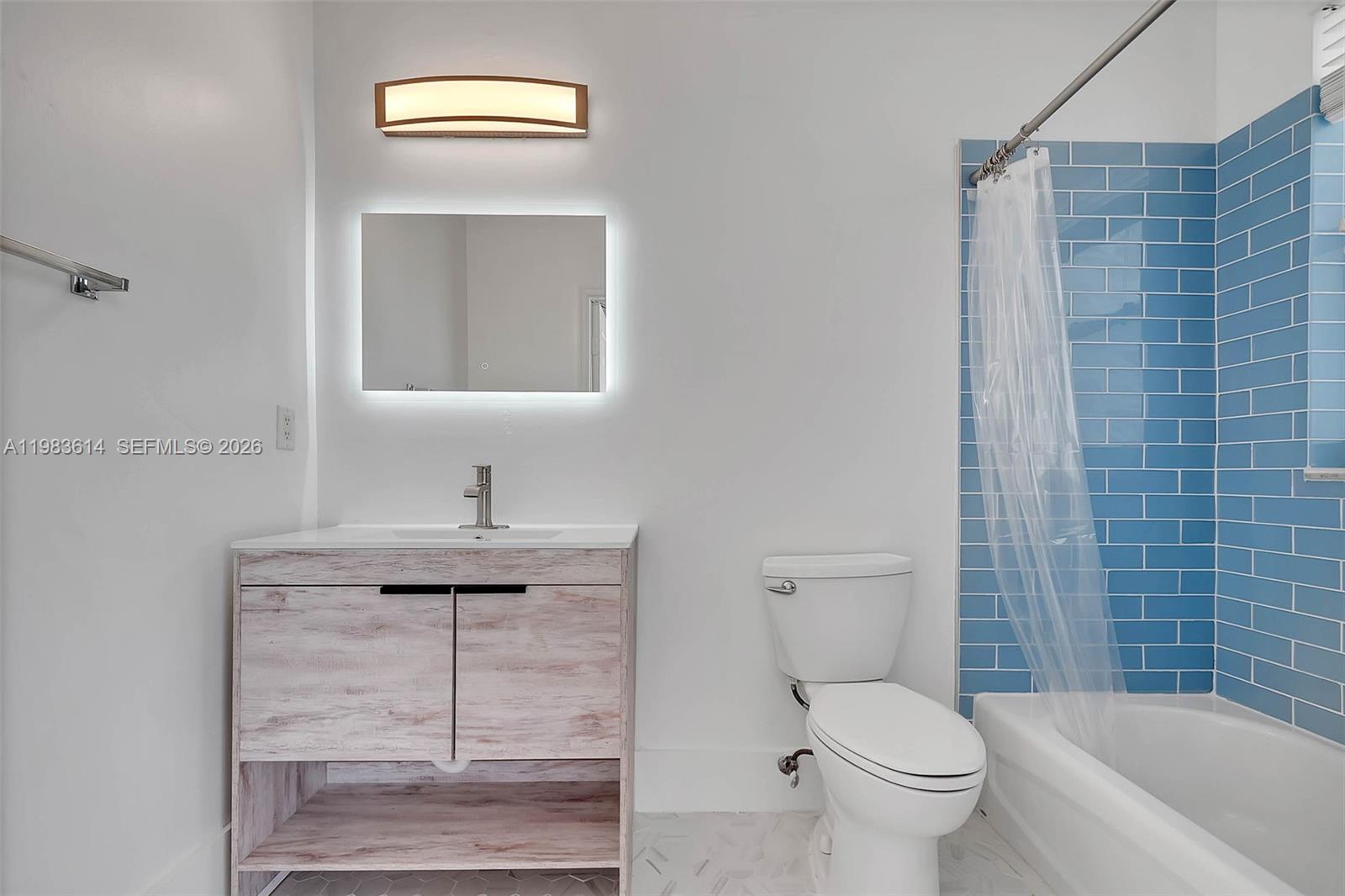 SECTOR 7-PARCEL N-2 - Residential Lease