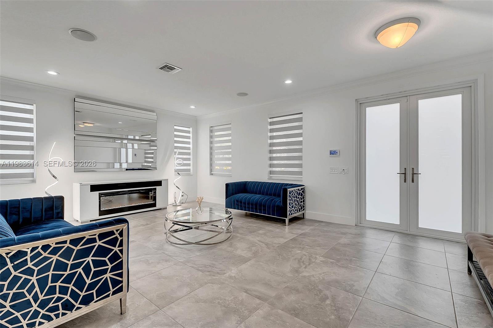 SECTOR 7-PARCEL N-2 - Residential Lease