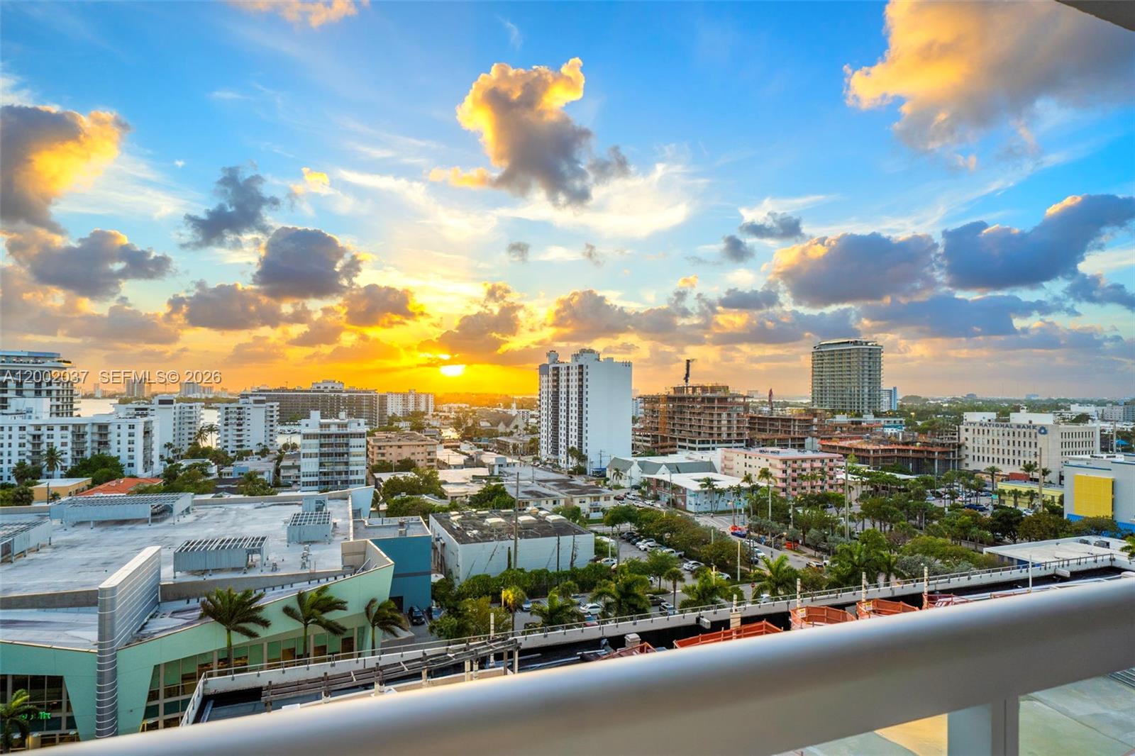NORTH CARILLON BEACH COND - Residential