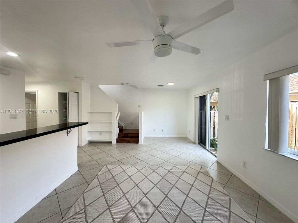 Photo of 324 NE 3rd St #D, Hallandale Beach, FL 33009 (MLS # A12014477)