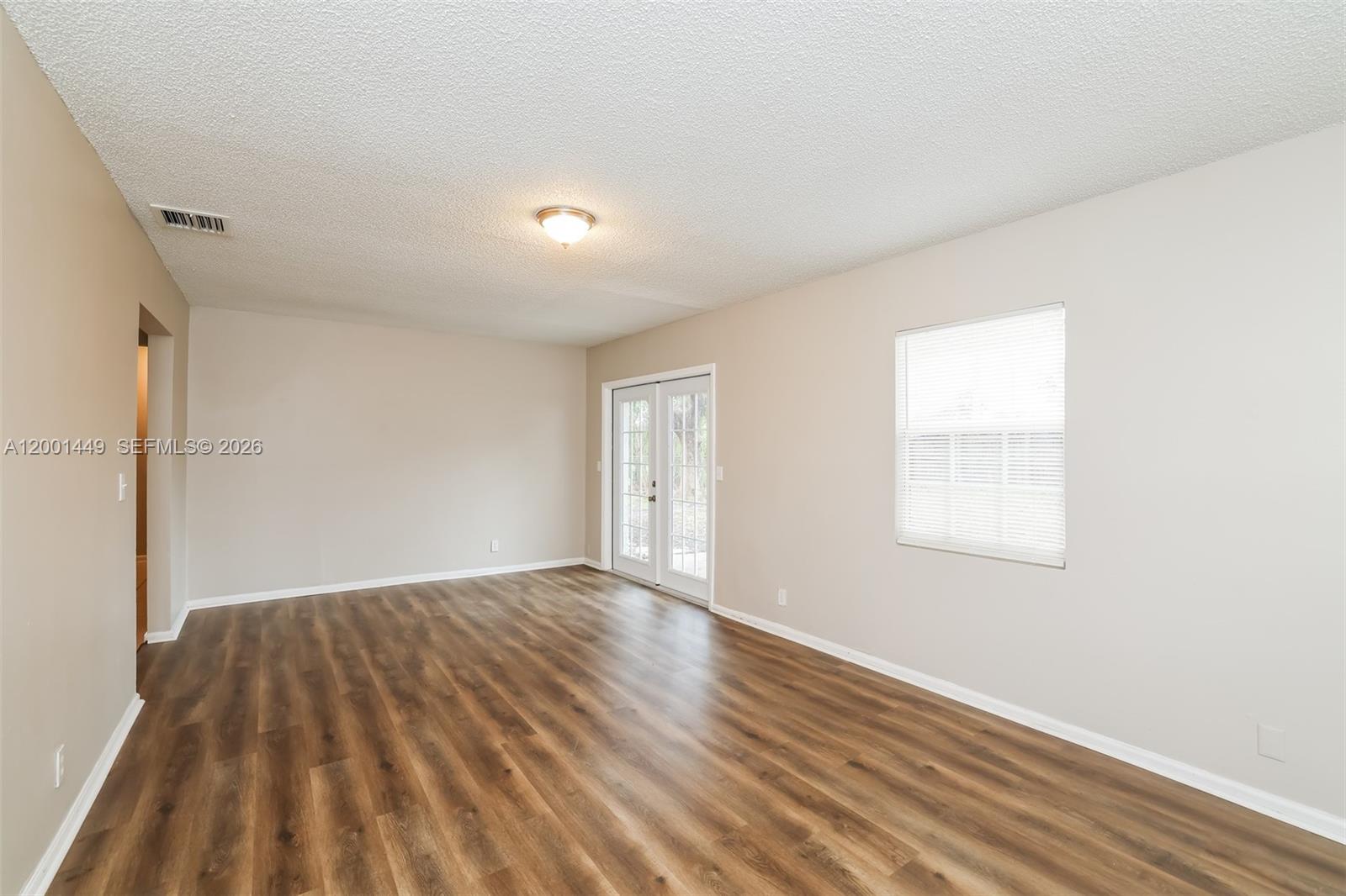 CHATELAINE - Residential Lease