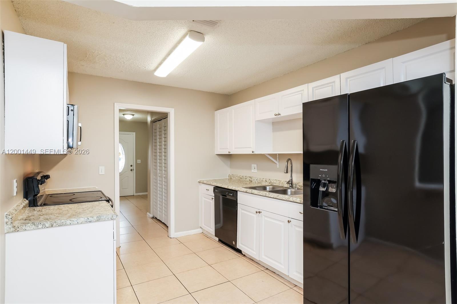 CHATELAINE - Residential Lease