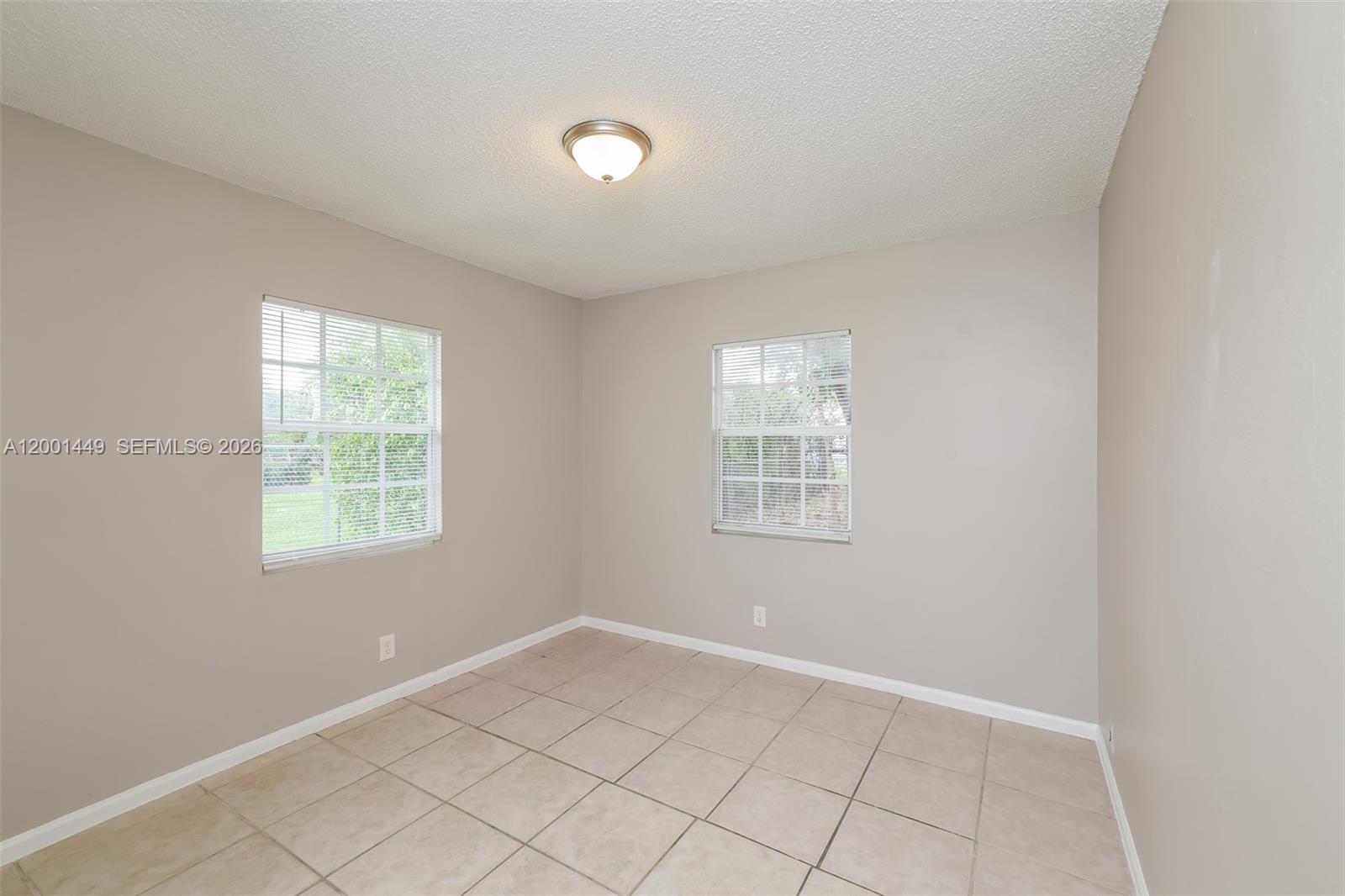 CHATELAINE - Residential Lease