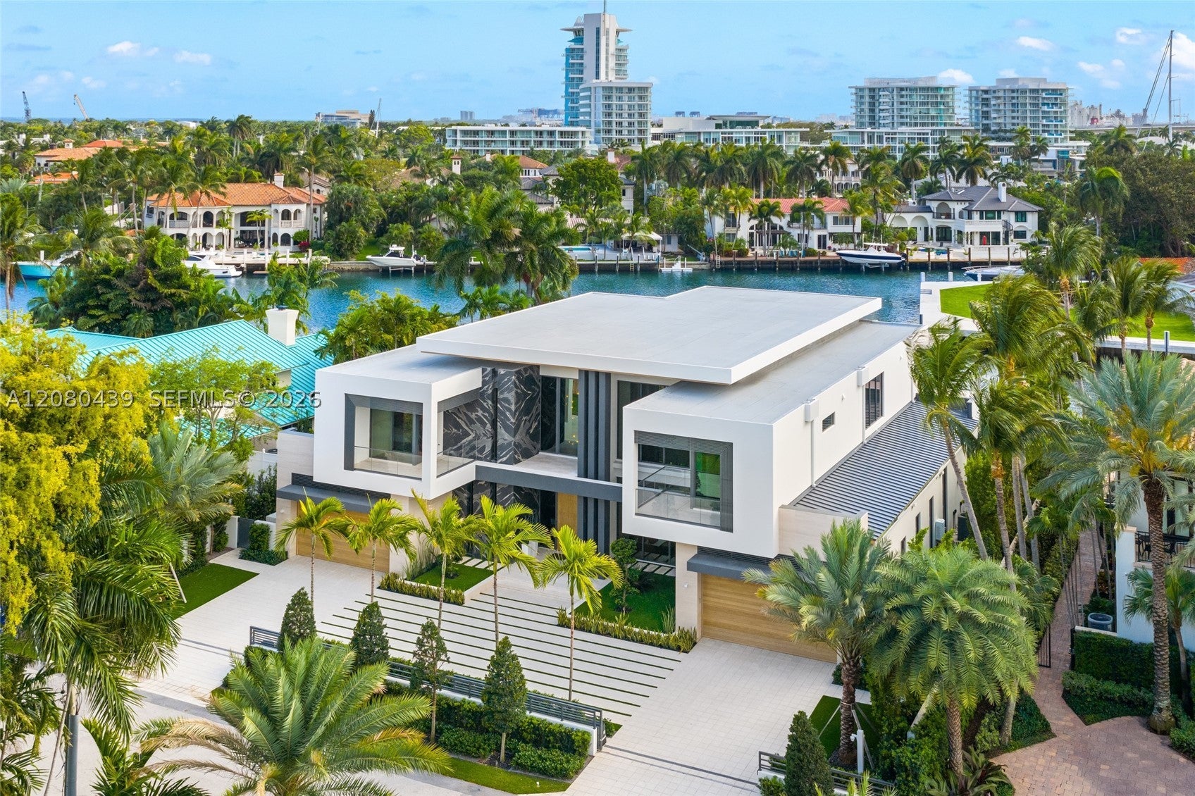 2560 Del Lago Dr, Fort Lauderdale, FL, 33316/$29,995,000 3 2560 Del Lago Dr