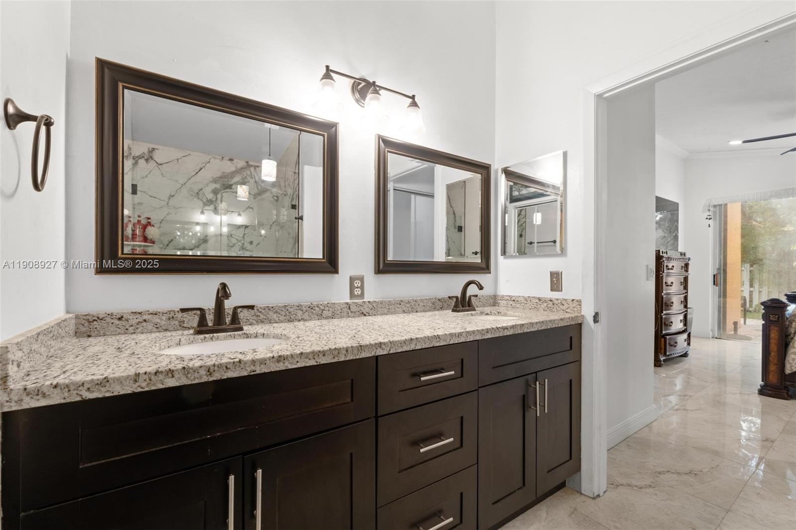 TOWNGATE - Residential